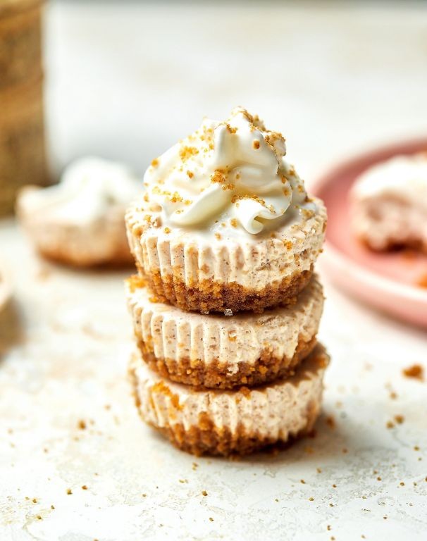 Mini Cheesecakes with Graham Cracker Crust