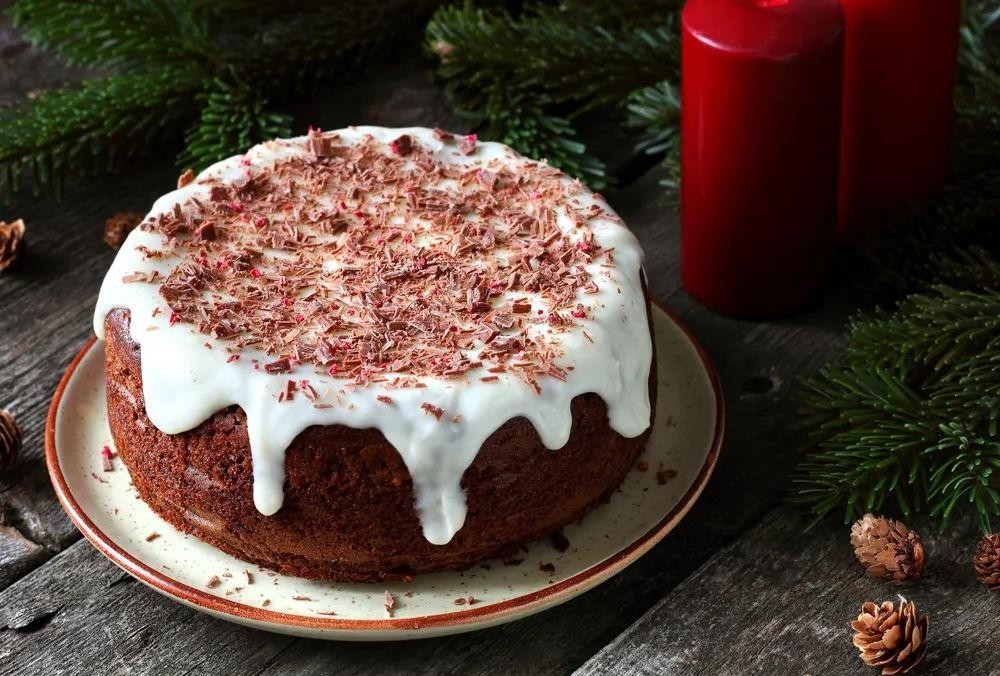 Moist Persimmon Bundt Cake with Cream Cheese Glaze