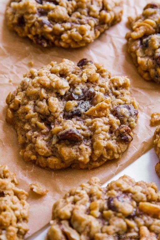 Molasses Oatmeal Raisin Cookies