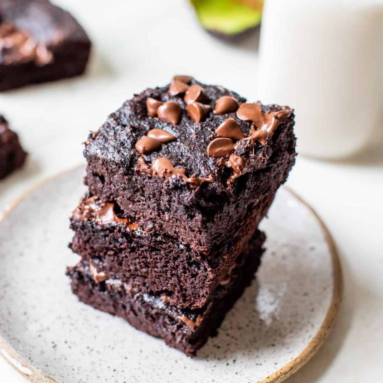 Oat Fiber Avocado Brownies
