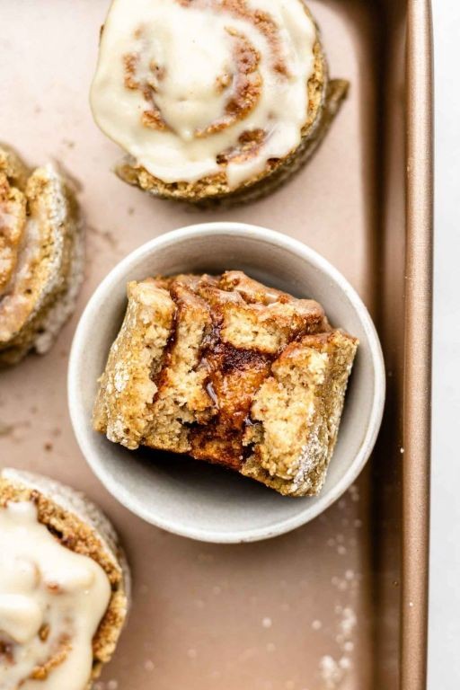Oat Fiber Cinnamon Rolls