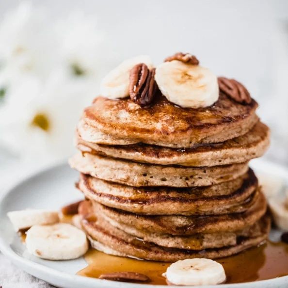 Oatmeal Banana Pancakes with Maple Syrup