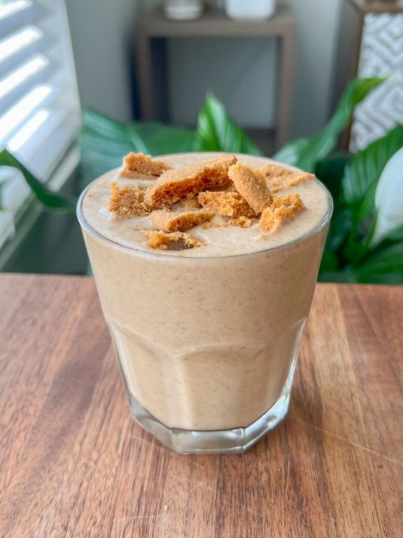 Oatmeal Cookie Pea Protein Shake