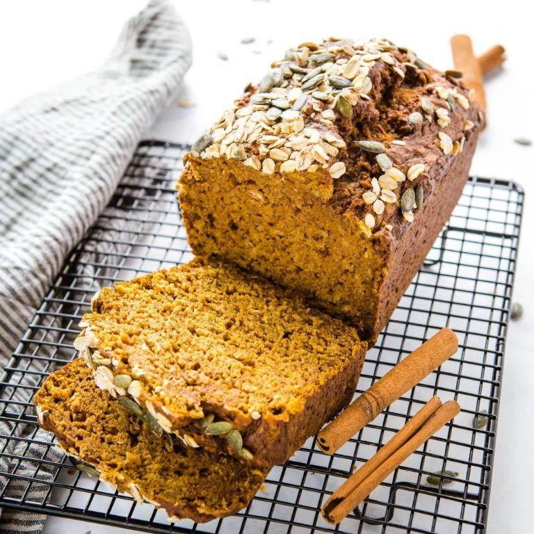 Oatmeal Pumpkin Bread with Spices