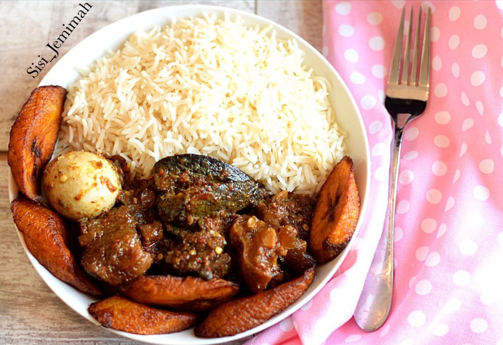 Ofada Sauce with Boiled Chicken