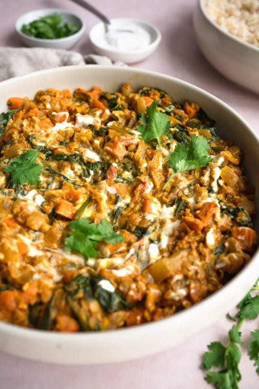 One Pot Vegetarian Lentil and Spinach Curry
