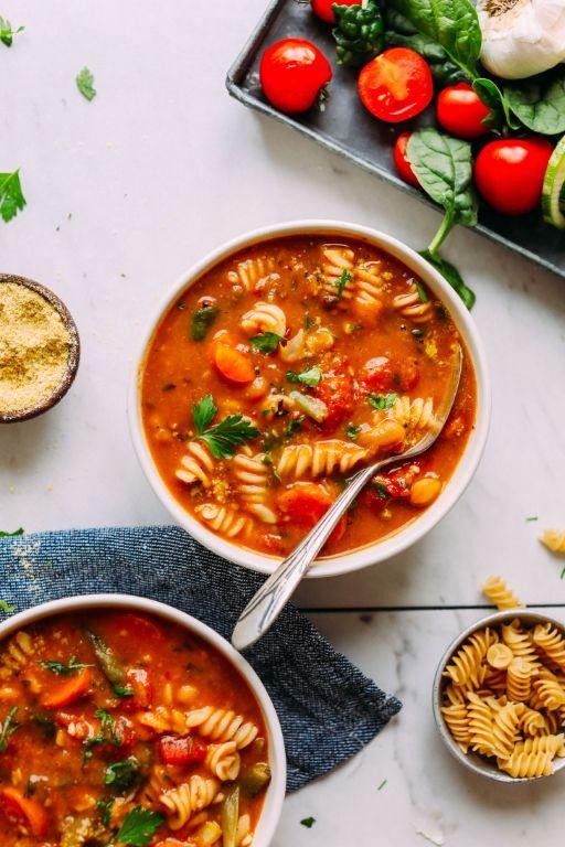 One Pot Vegetarian Minestrone Soup