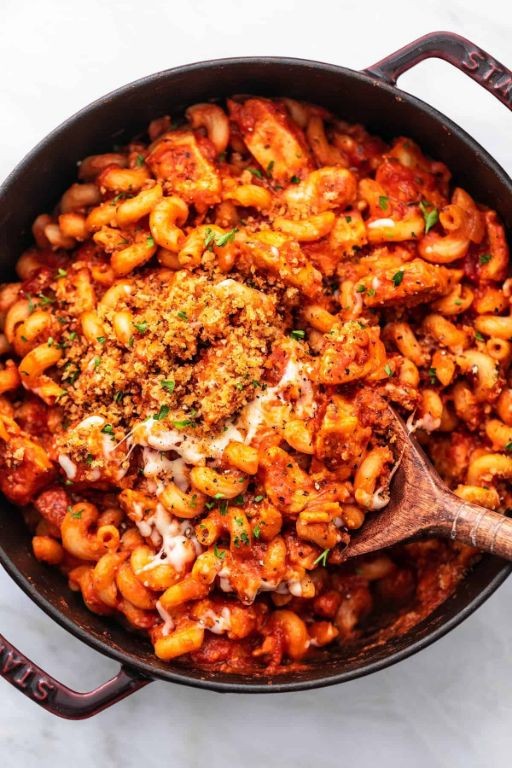 One-Pan Chicken and Marinara Pasta Bake