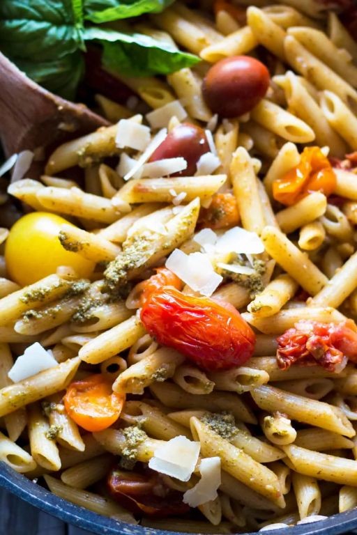 One-Pot Pesto Pasta with Cherry Tomatoes