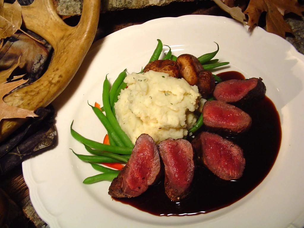 Pan-Seared Venison Medallions with Red Wine Sauce