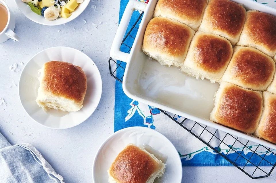 Panipopo (Samoan Coconut Buns)