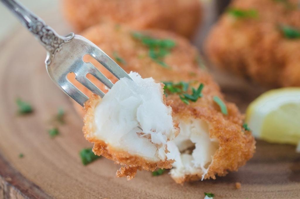 Panko-Crusted Fried Cod Sandwich with Lemon Aioli