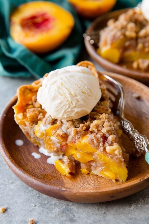 Peach Cobbler Pie with Brown Sugar Crumble