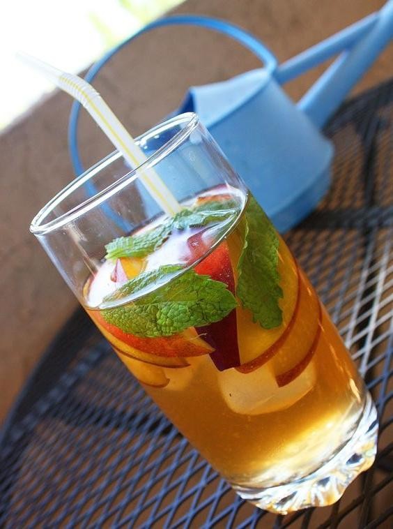 Peach Iced Tea with Mint