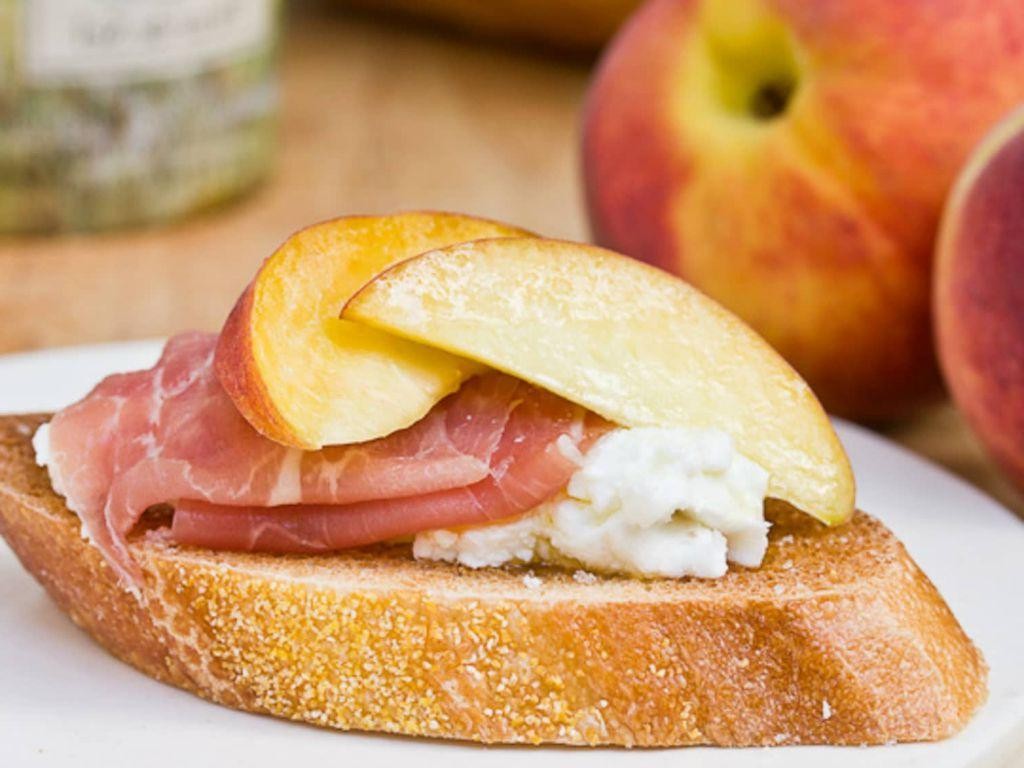 Peach and Prosciutto Bruschetta