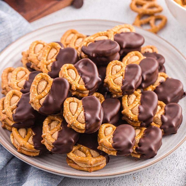 Peanut Butter Pretzel Bites
