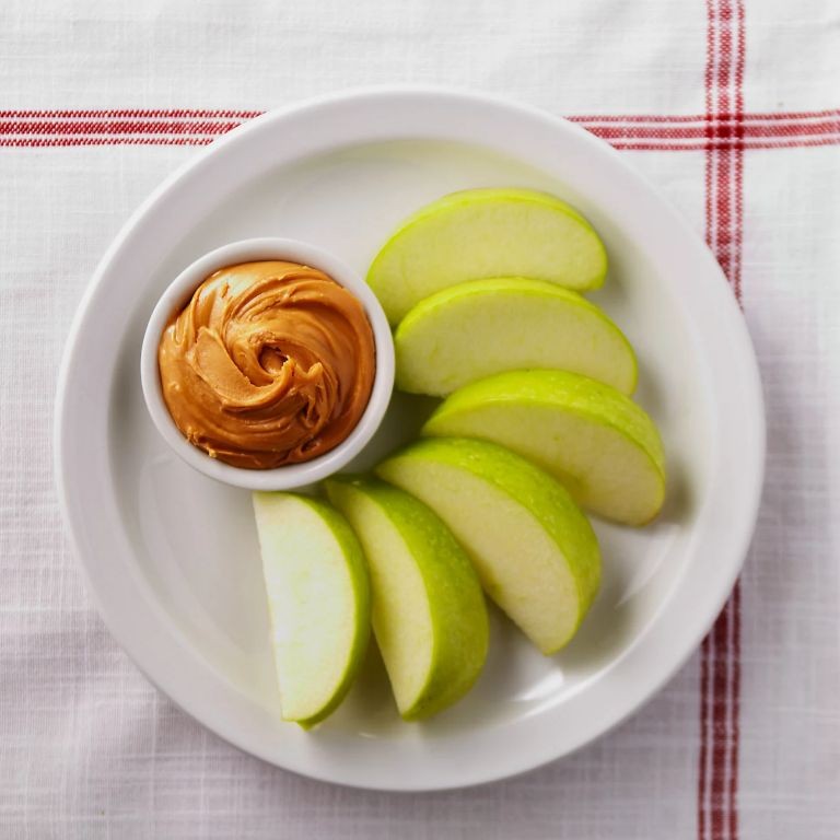 Peanut Butter and Apple Slices Snack