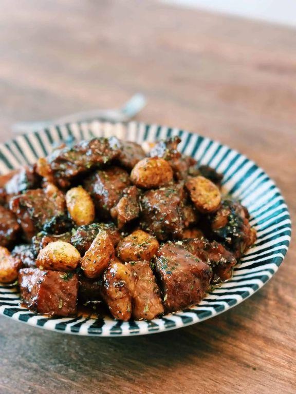 Peppercorn Crusted Steak Cubes