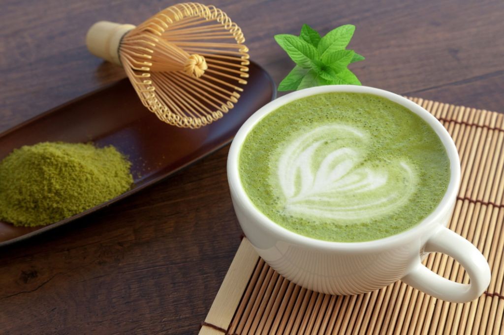 Peppermint Matcha Latte