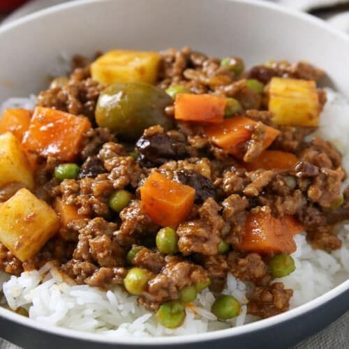 Picadillo-Style Stew with Ground Beef and Vegetables