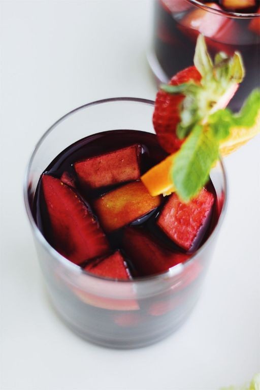 20 Exquisite Fruit Wine Recipes for Beginners