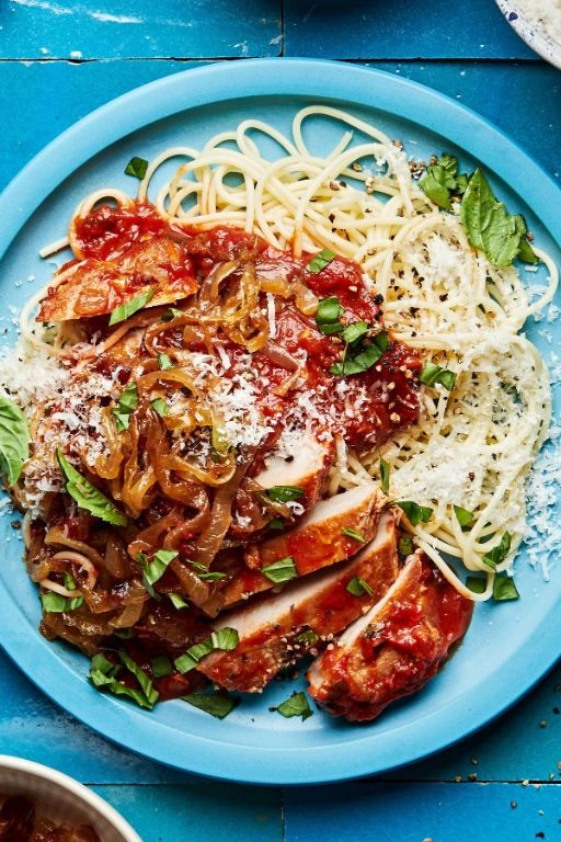 Pork Chops with Tomato Basil Sauce