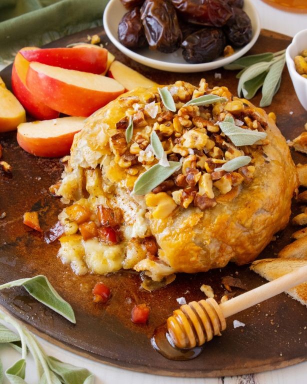Puff Pastry Brie with Caramelized Apples