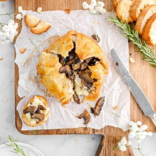 Puff Pastry Brie with Rosemary and Garlic