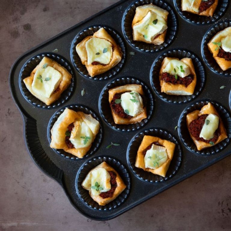 Puff Pastry Brie with Sun-Dried Tomatoes