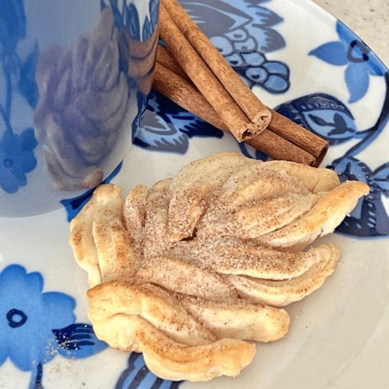 Pulled Sugar Leaves for Pastry Accents