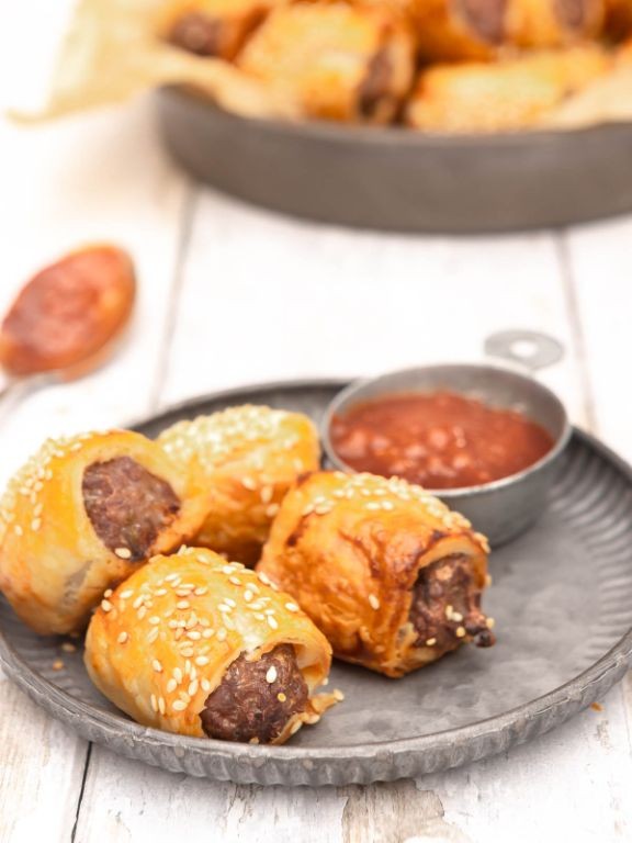 Quick 4 Ingredient Sausage Rolls