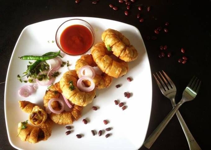 Rajma Masala Samosas