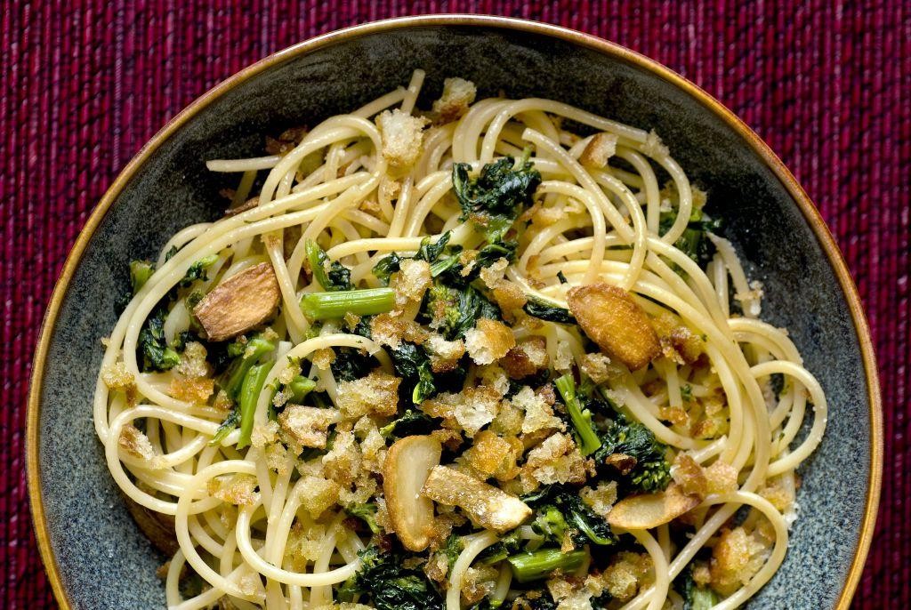 Rapini with Garlic Butter and Breadcrumbs