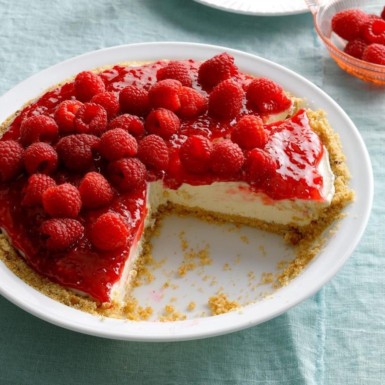 Raspberry Cream Cheese Summer Pie