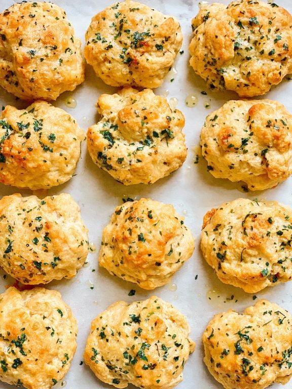 Red Lobster Cheddar Bay Biscuit Chowder Copycat
