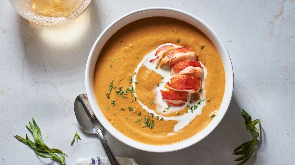 Rich and Creamy Lobster Bisque