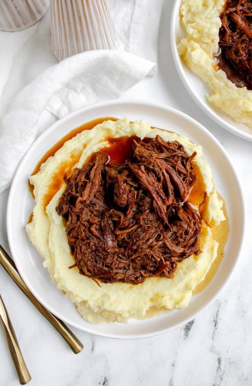 Roast Beef with Garlic Mashed Potatoes