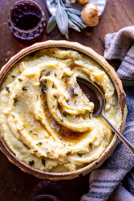 Roasted Garlic Mashed Potatoes with Butter