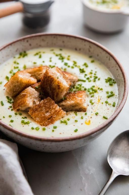 Roasted Garlic and Potato Soup
