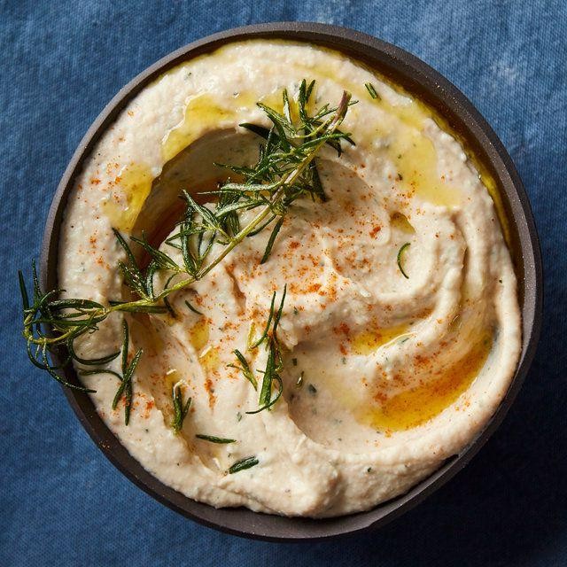 Roasted Garlic and Rosemary White Bean Dip