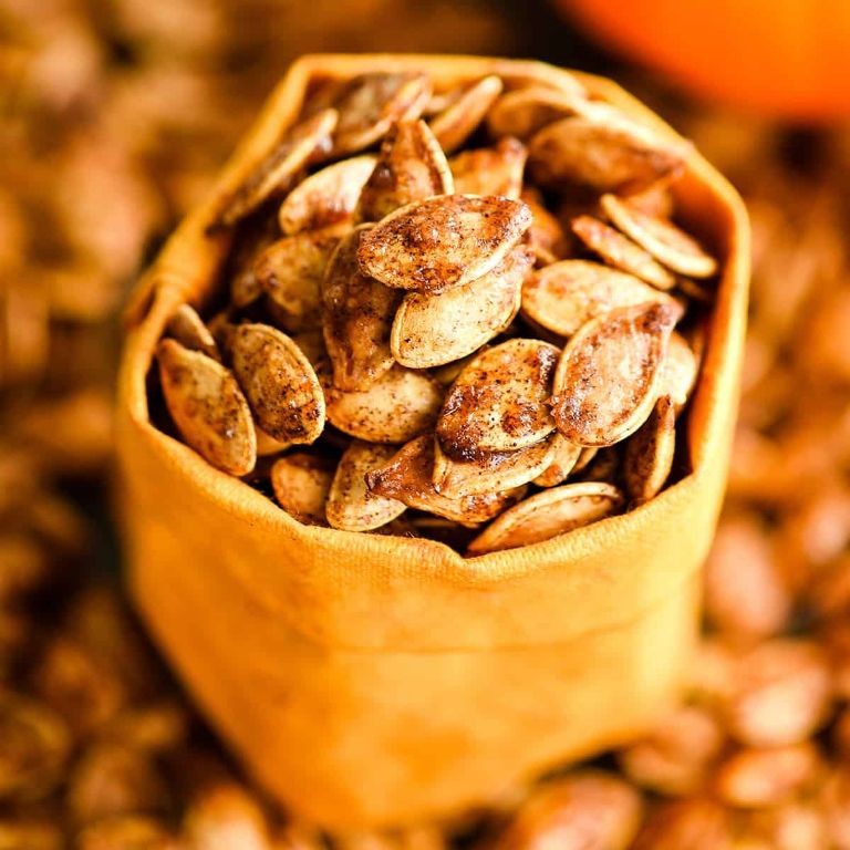 Roasted Pumpkin Seeds with Cinnamon