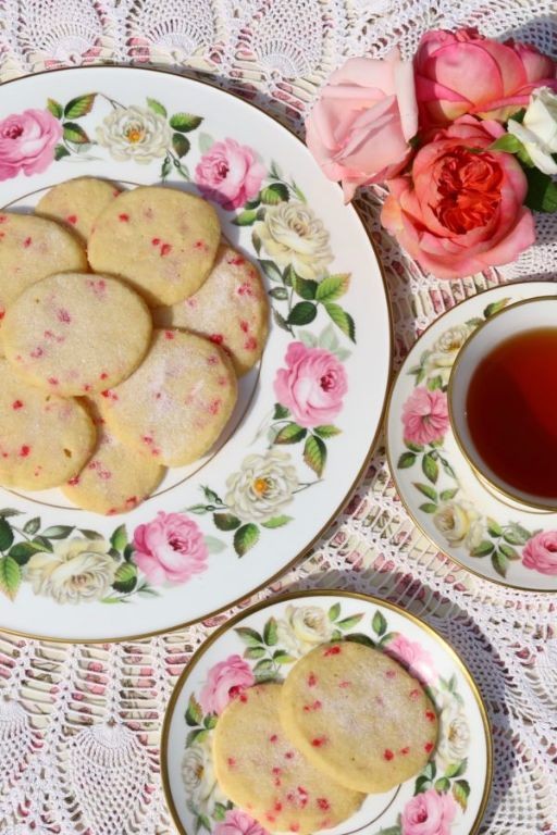 Rose and violet shortbread cookies