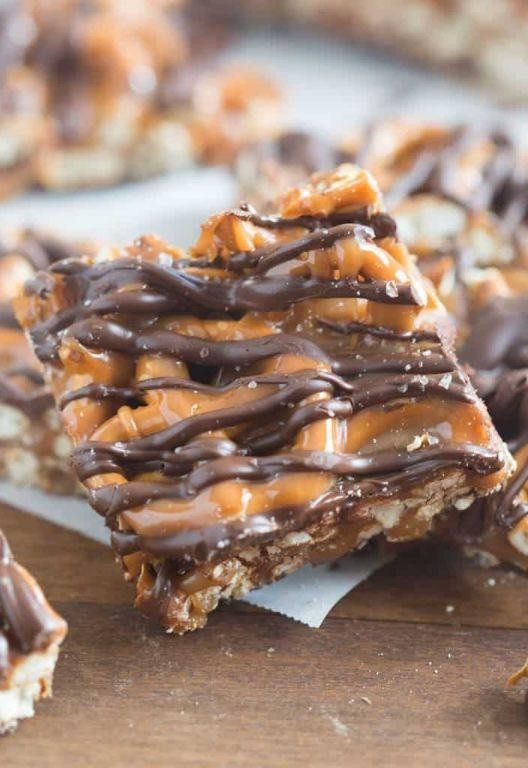 Salted Caramel Chocolate Pretzels