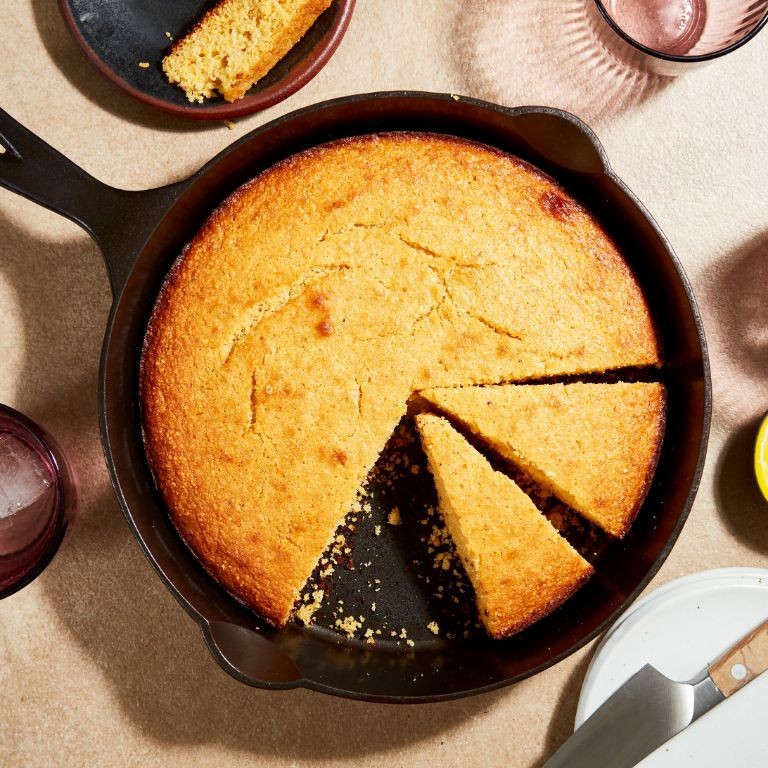 Skillet Cornbread with Crispy Edges