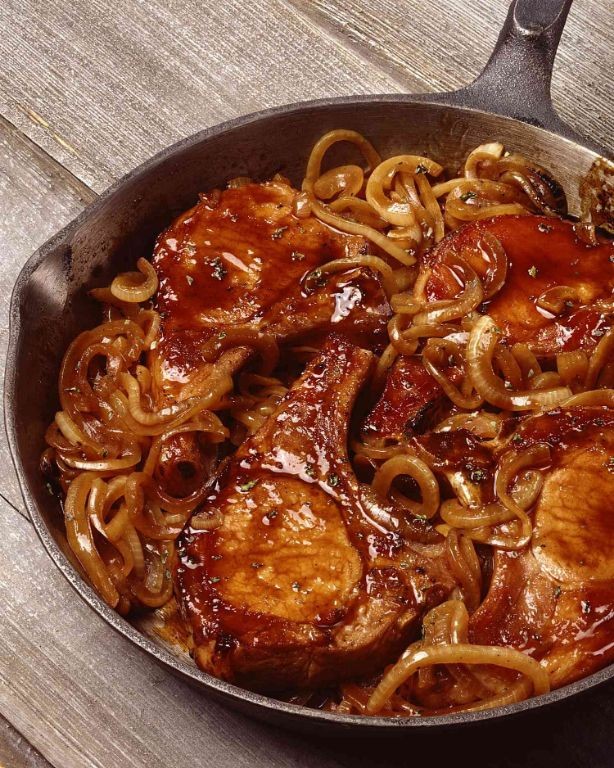 Skillet Pork Chops with Caramelized Onions