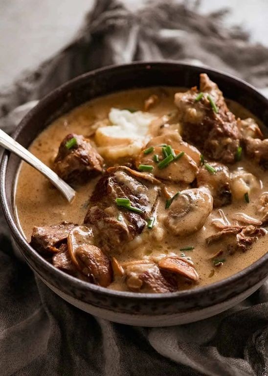 Slow Cooker Beef and Mushroom Stroganoff