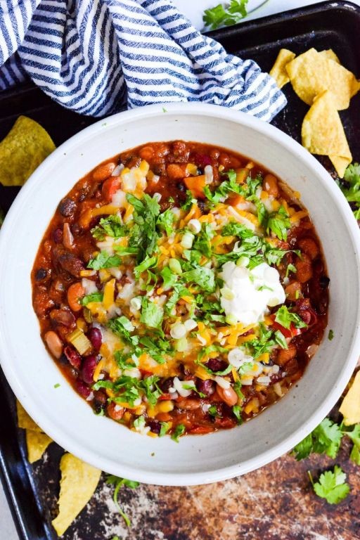 Slow Cooker Cabbage and Black Bean Chili