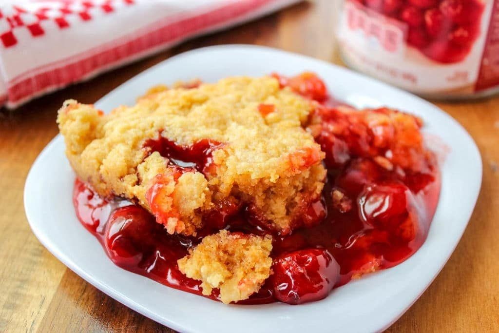 Slow Cooker Cherry Dump Cake