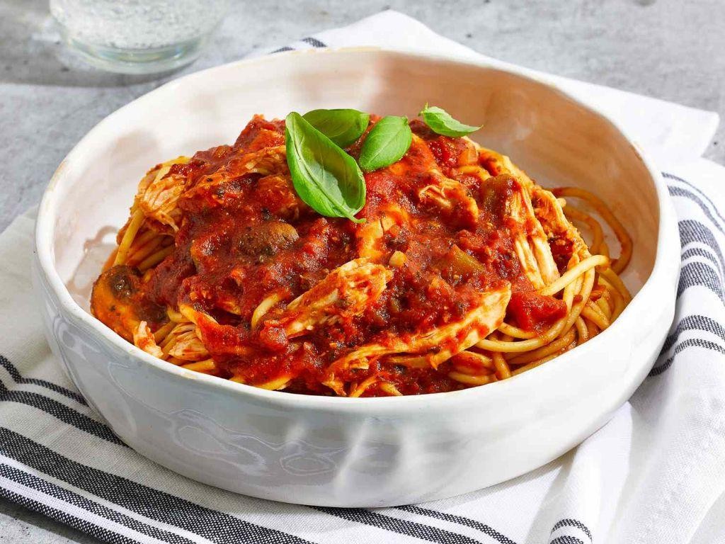 Slow Cooker Chicken Cacciatore Pasta