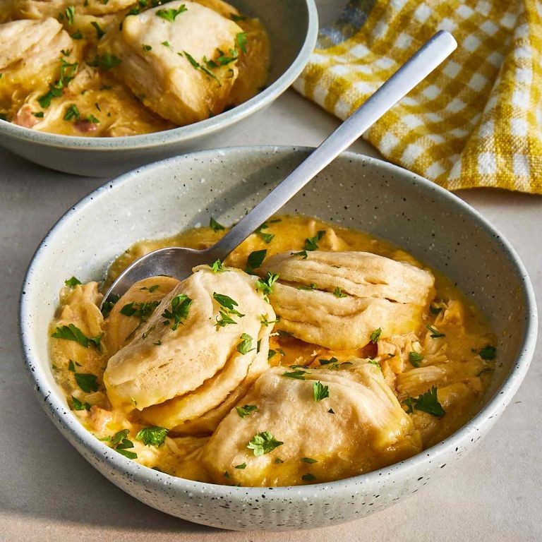 Slow Cooker Chicken and Dumplings